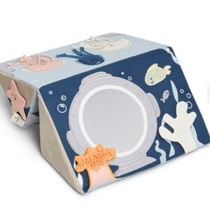 KiwiCo Ocean Explorer Activity Wedge